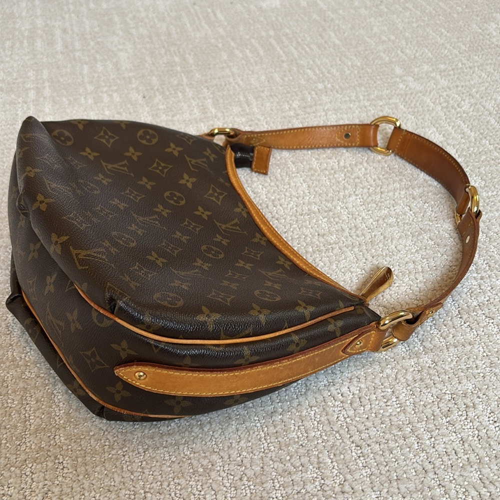LOUIS VUITTON Tulum PM Shoulder Bag with box - Picture 7 of 15